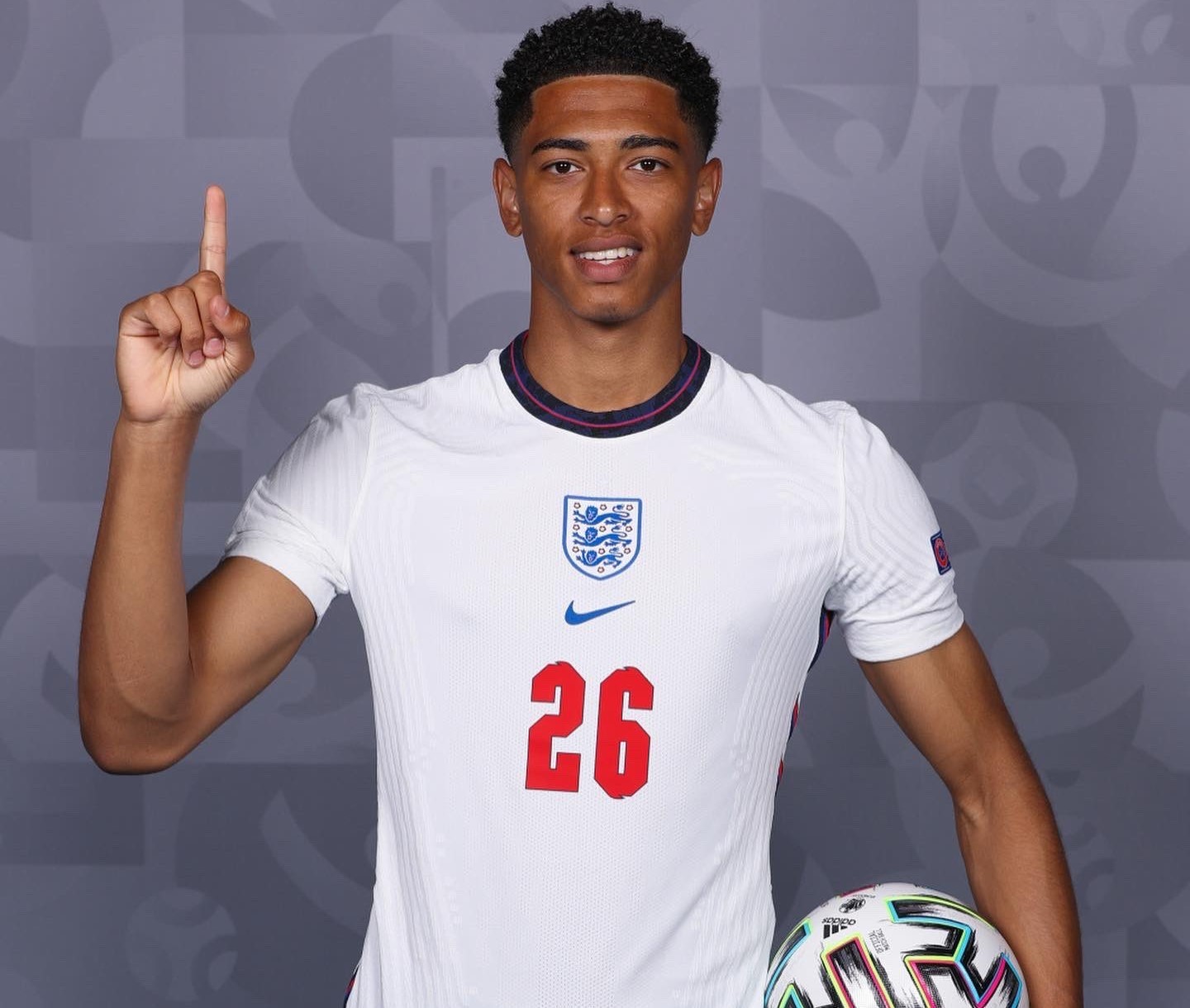 官方：尤文签下小孔塞桑！转会费3200万欧元 [国际足球意甲]