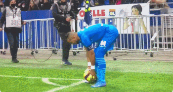 快船雄鹿达成6换1交易，仅一夜小卡字母哥联手争冠！