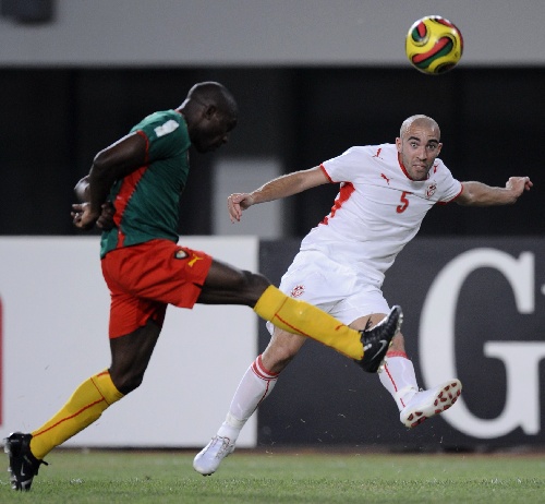 [图]里夫斯38+8东契奇35+11 湖人击败独行侠全胜晋级