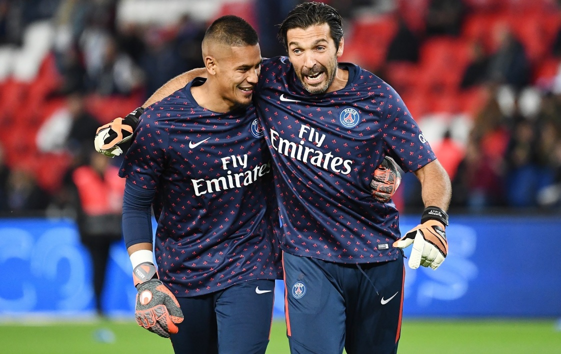 官方：切尔西与18岁后卫苏布洛耶续约至2030年