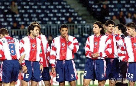 争议！阿森纳4500万红星推搡+用球砸利物浦重伤边卫 引爆两队冲突